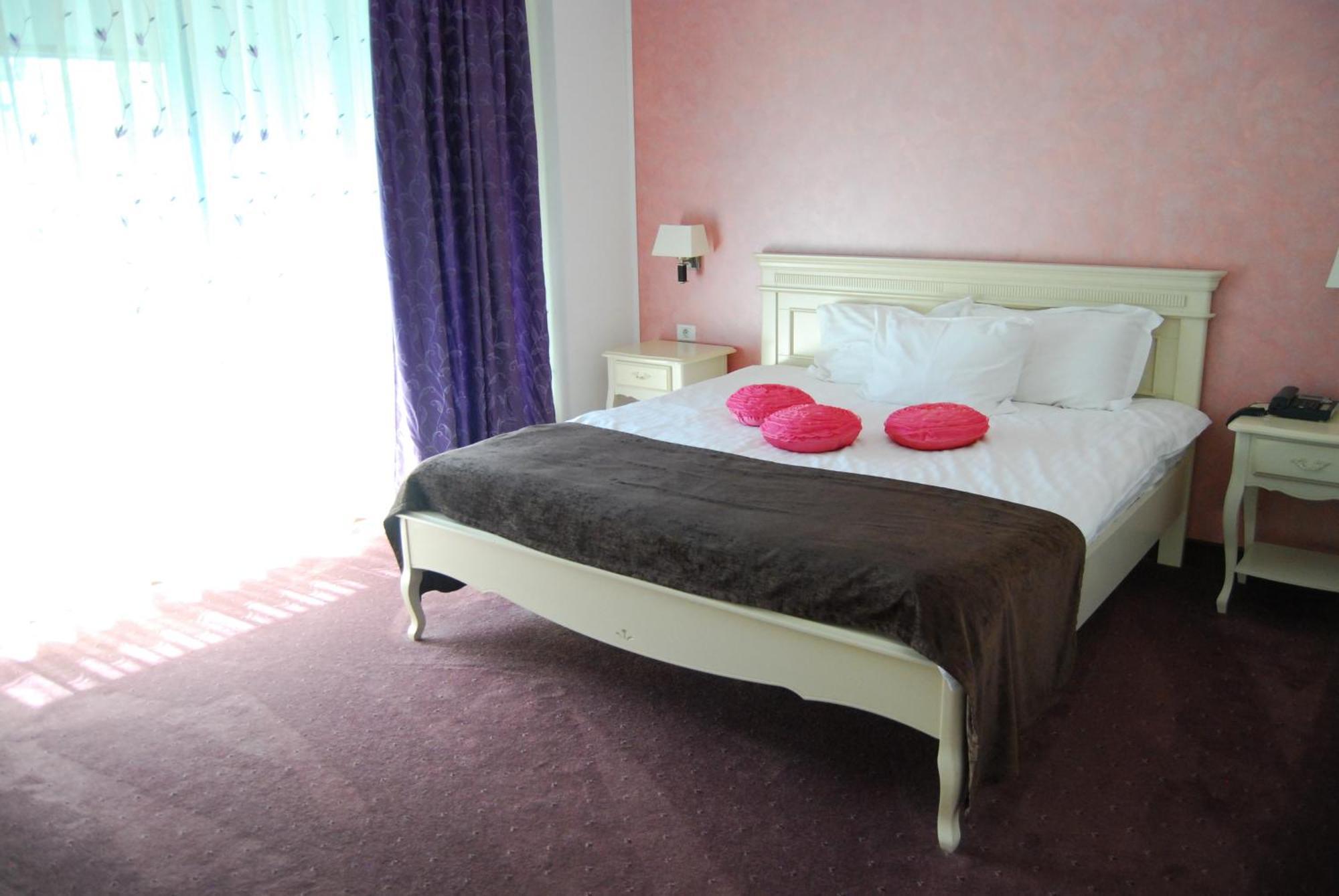 Hotel Zodiac Constanţa Esterno foto