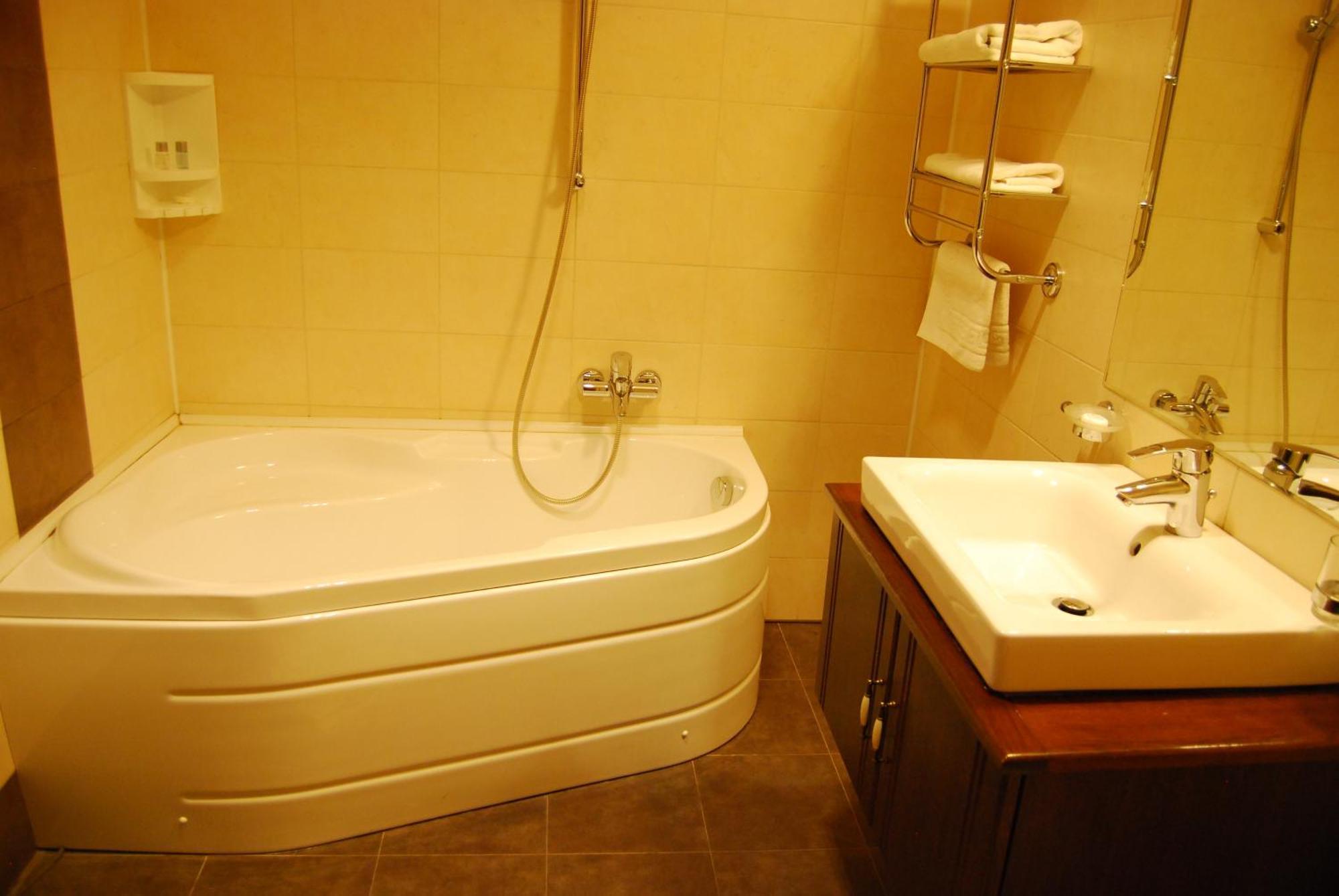 Hotel Zodiac Constanţa Esterno foto