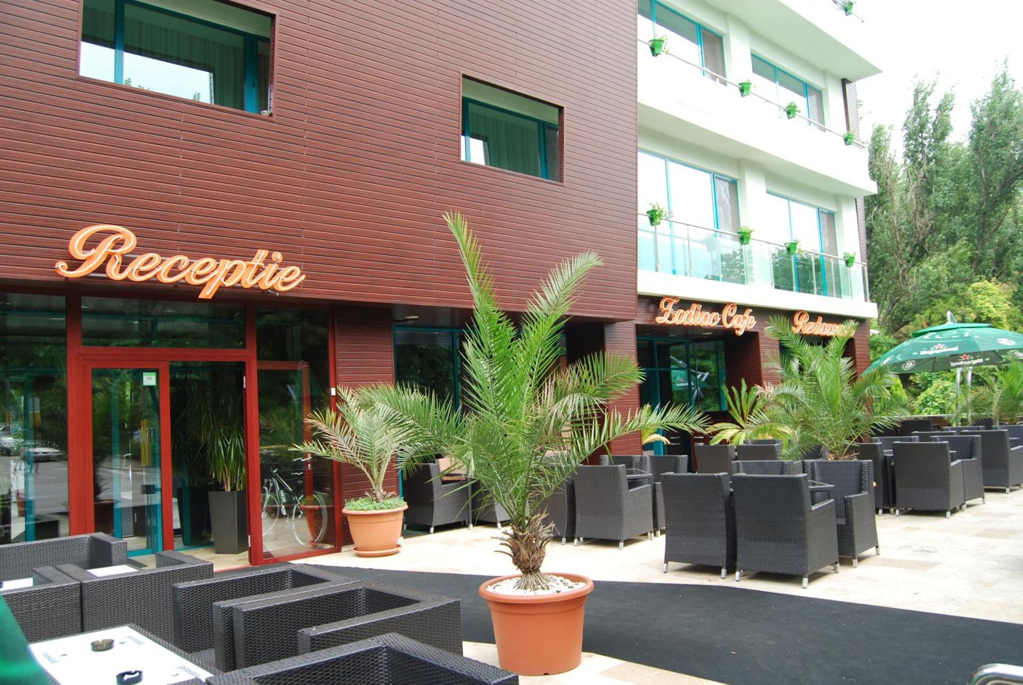 Hotel Zodiac Constanţa Esterno foto